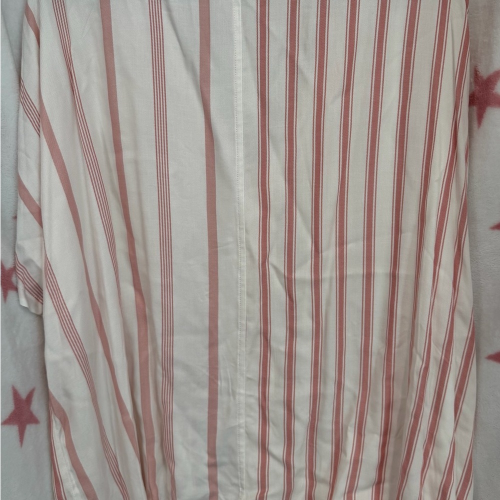 COMO VINTAGE 3X. Button-Front V-Neck Striped Tie-Hem Women's Top - Pink/White - Picture 2 of 4